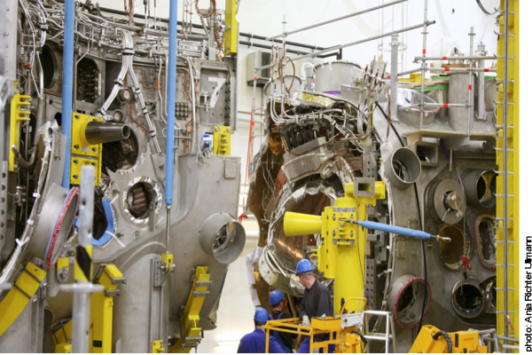 Assembling 2 modules of W7-X